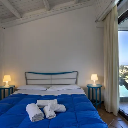 Villa Villa Retreat With Mesmerizing Sea View Parrinello