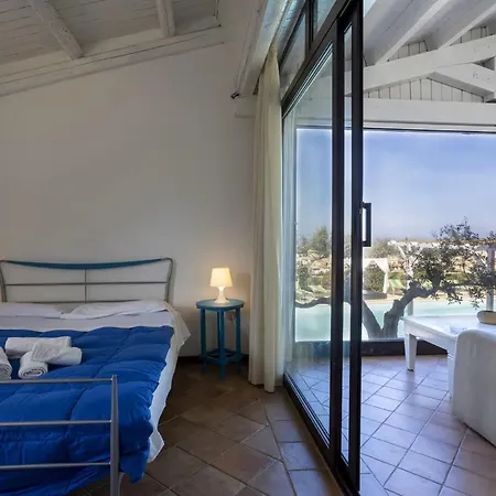 Villa Retreat With Mesmerizing Sea View Parrinello