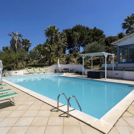 Villa Retreat With Mesmerizing Sea View *