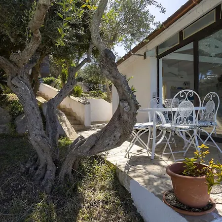 Villa Retreat With Private Pool And Mesmerizing Sea View Parrinello